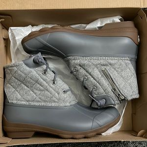Grey wool quilted sperry’s